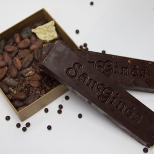 Turron de chocolate negro con almendras San Gines
